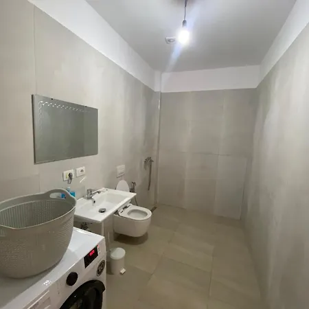 Rona Apartment *